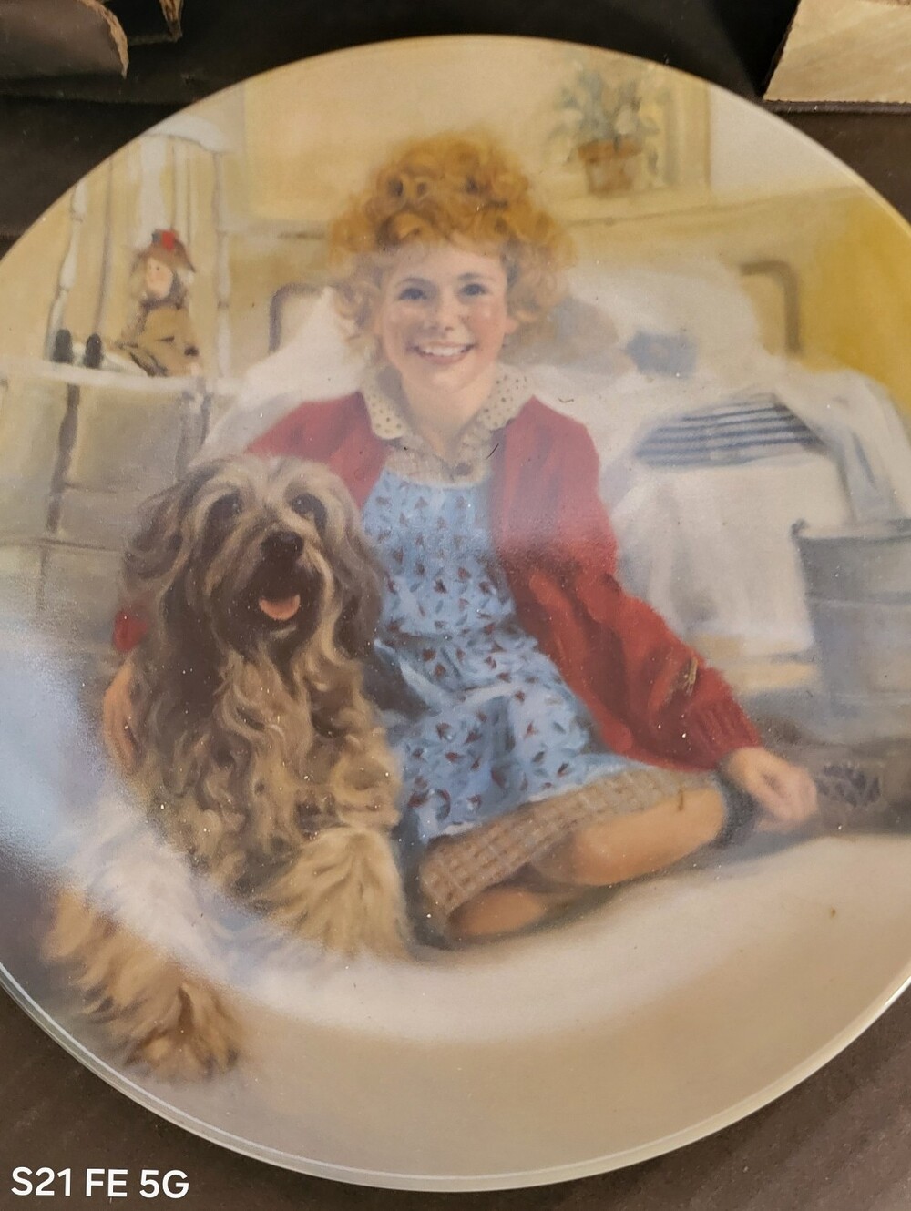 " Annie And Sandy" Collectible Plate NIB